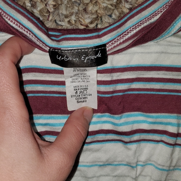 Striped crop top - Picture 2 of 2